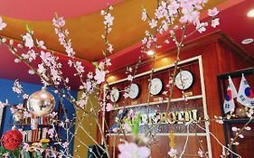 Khách sạn Saparis