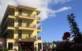 Khách sạn Saparis